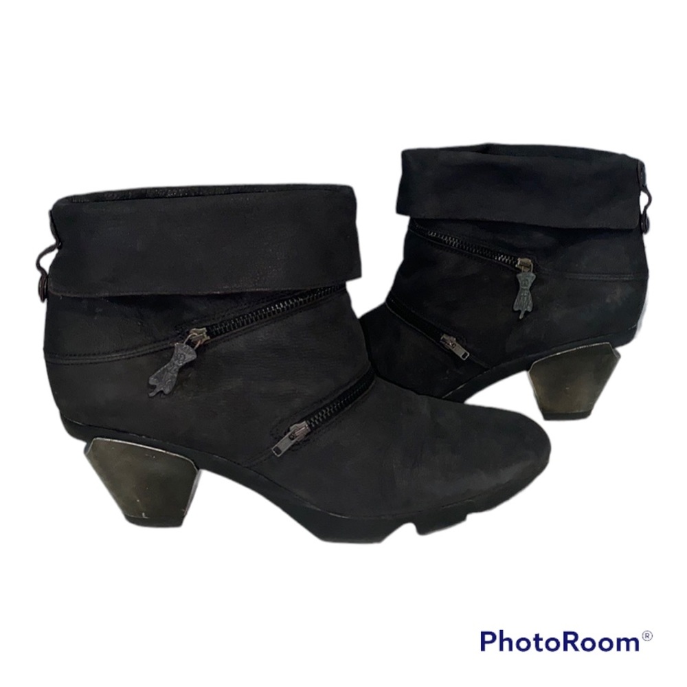 FLY LONDON Leather Moto Zip Chunky Metallic Heeled Booties